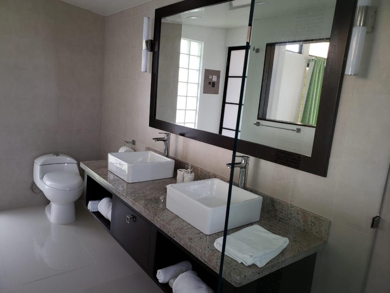 Hotel Laguna Arenal Union エクステリア 写真