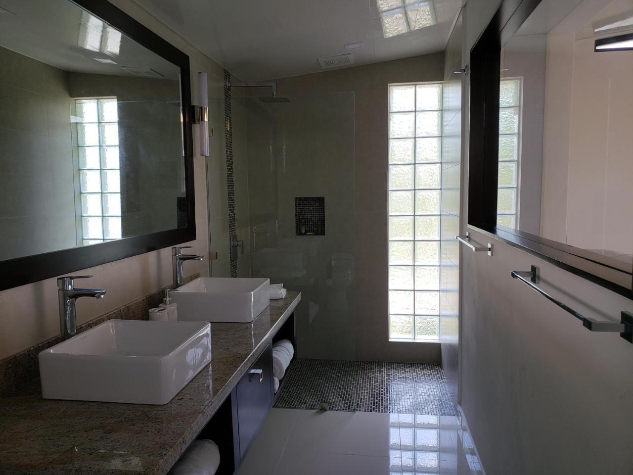 Hotel Laguna Arenal Union エクステリア 写真