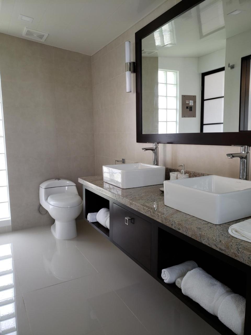 Hotel Laguna Arenal Union エクステリア 写真