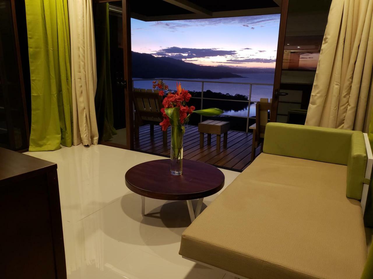 Hotel Laguna Arenal Union エクステリア 写真
